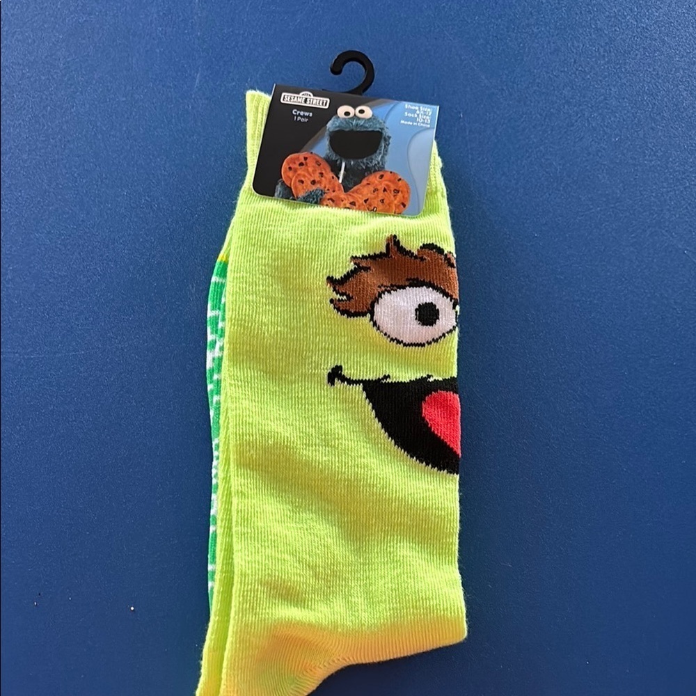 Sesame Street Oscar the grouch crew socks nwt